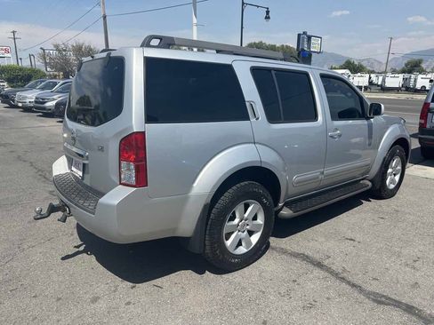 Used 2008 Nissan Pathfinder SE w/ Premium Pkg image 5