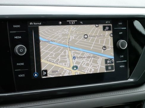 Used 2024 Volkswagen Taos SEL image 22