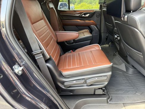 Used 2023 GMC Yukon Denali Ultimate AWD/4WD image 19