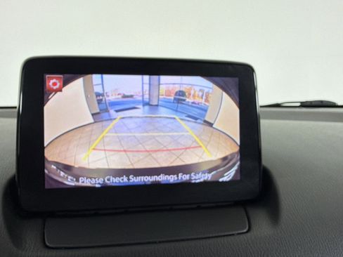 Used 2019 Toyota Yaris LE image 28