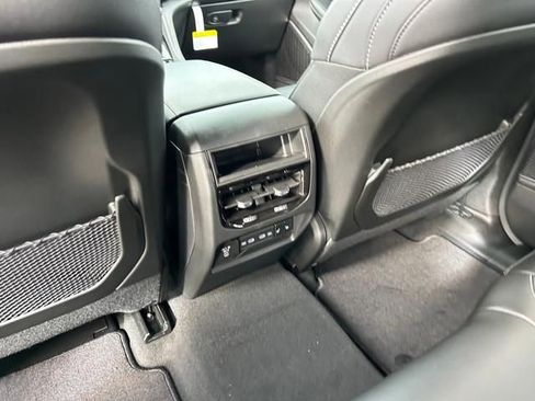 New 2026 Jeep Grand Cherokee Limited w/ Limited Altitude Package AWD/4WD image 15