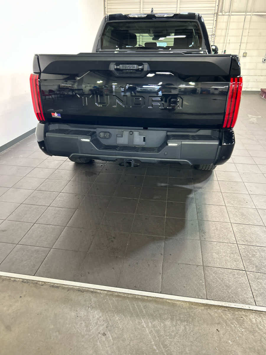 Used 2023 Toyota Tundra SR5 w/ SR5 Premium Package AWD/4WD image 7