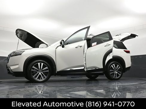 Certified 2023 Nissan Pathfinder Platinum w/ Cargo Package AWD/4WD image 40