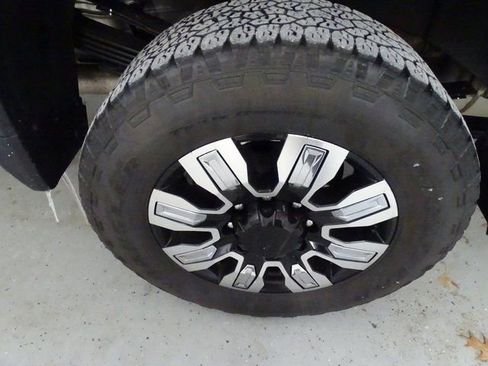 Certified 2024 GMC Sierra 3500 Denali w/ Denali Reserve Package image 25