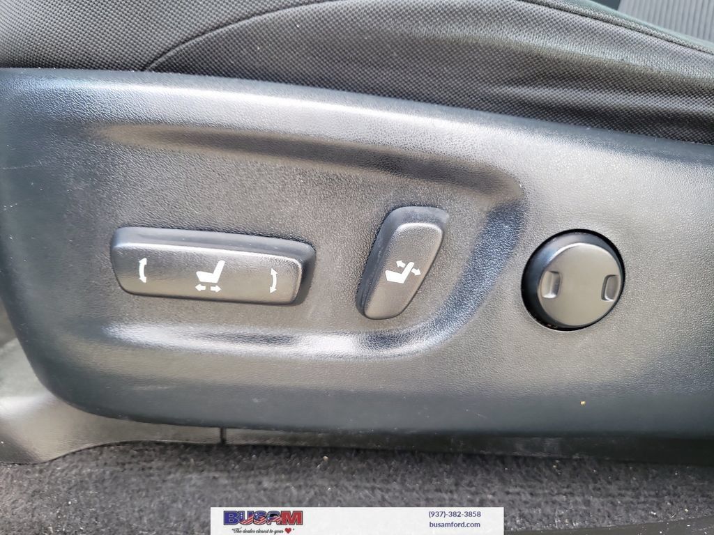 Used 2019 Toyota 4Runner SR5 AWD/4WD image 15