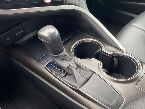 Used 2022 Toyota Camry SE image 13