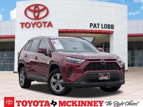 Used 2025 Toyota RAV4 XLE FWD image 1