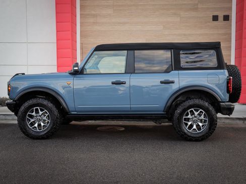 Used 2024 Ford Bronco Badlands image 6