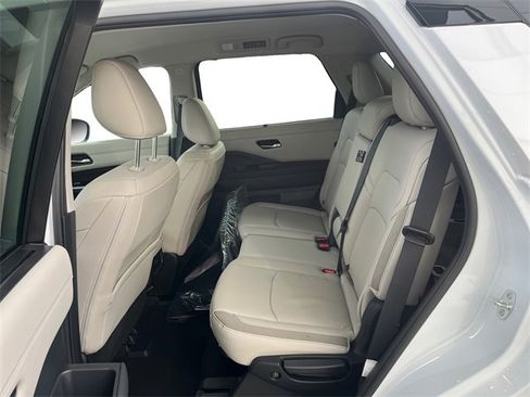 New 2025 Nissan Pathfinder SL image 7