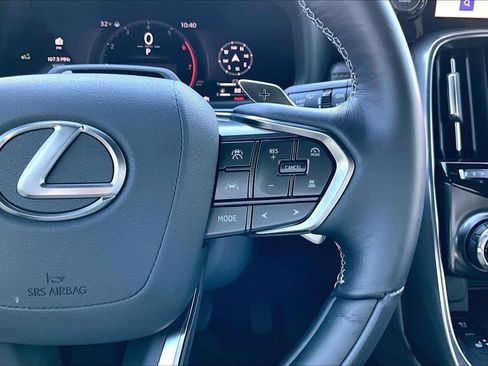 Used 2025 Lexus LX 600 4WD w/ Accessory Package (Z1) image 25