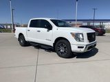Used 2021 Nissan Titan SV w/ SV Convenience Package image 4