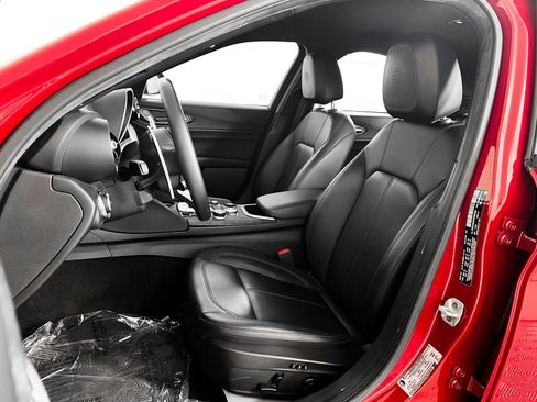 Used 2022 Alfa Romeo Giulia Sprint image 18