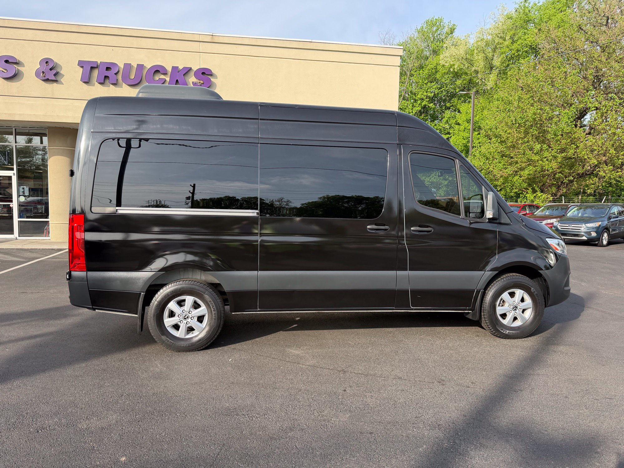 Used 2019 Mercedes-Benz Sprinter 2500 image 6