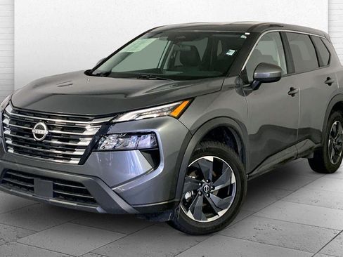 Used 2025 Nissan Rogue SV AWD/4WD image 12