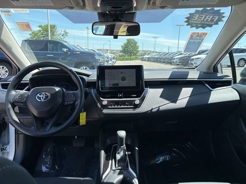 Used 2026 Toyota Corolla LE FWD image 33