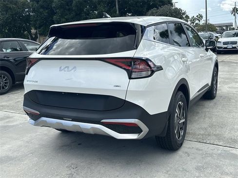 Used 2023 Kia Sportage LX image 6