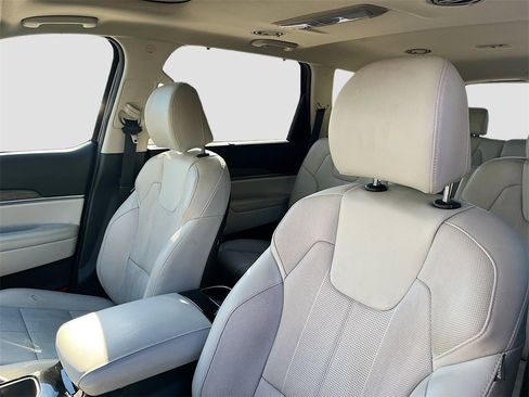 Used 2022 Kia Telluride EX w/ EX Premium Package image 21