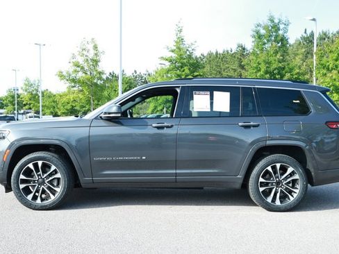 Used 2022 Jeep Grand Cherokee L Overland RWD image 5
