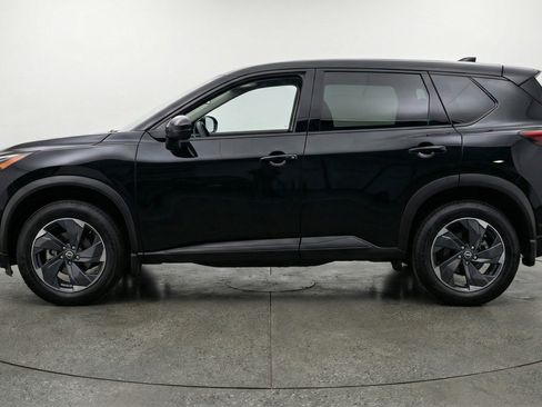 Used 2025 Nissan Rogue SV image 5