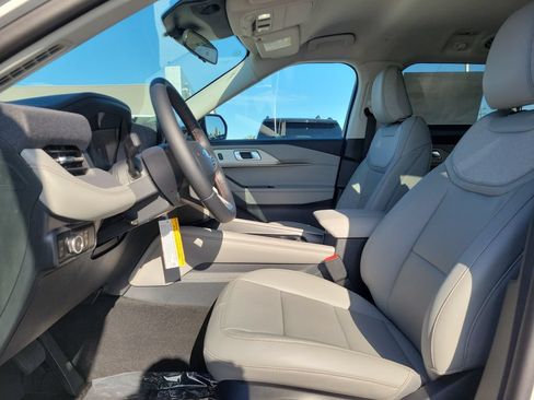 New 2026 Ford Explorer Active w/ Active Comfort Package RWD image 15