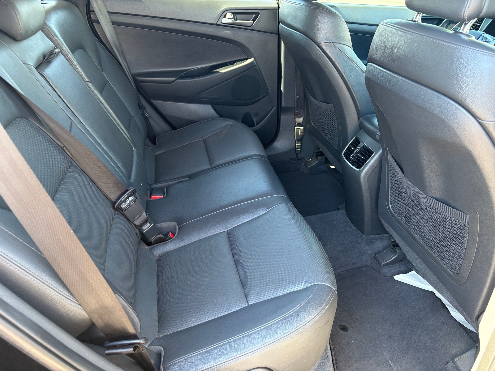 Used 2016 Hyundai Tucson Limited w/ Option Group 03 FWD image 13