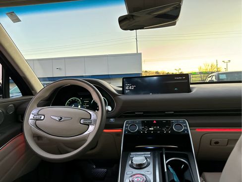 Used 2024 Genesis GV80 3.5T w/ Prestige Package image 31