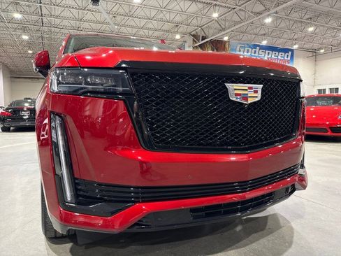 Used 2021 Cadillac Escalade Sport Platinum w/ Heavy-Duty Trailer Package image 31