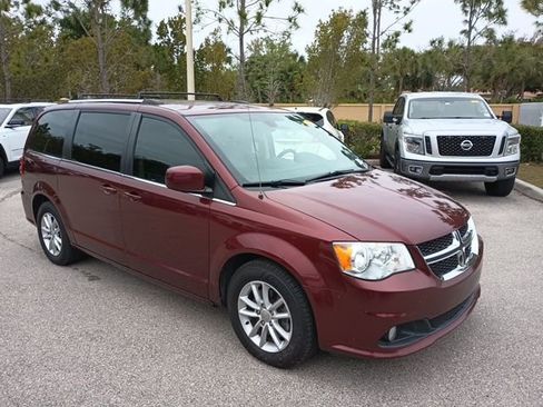 Used 2019 Dodge Grand Caravan SXT image 6