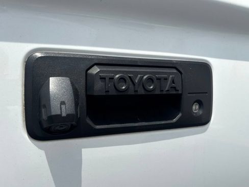Used 2016 Toyota Tundra Limited w/ Limited Premium Package RWD image 30