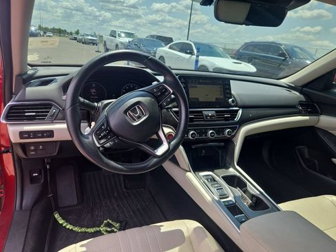 Used 2018 Honda Accord Touring image 9
