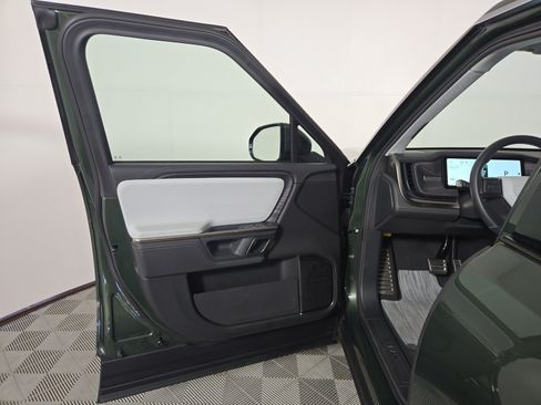 Used 2024 Rivian R1S Adventure AWD/4WD image 16