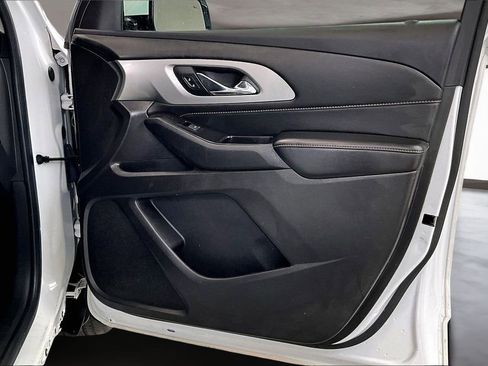 Used 2019 Chevrolet Traverse LT image 25