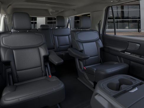 New 2025 Ford Expedition Max Platinum w/ Driver's Package image 11