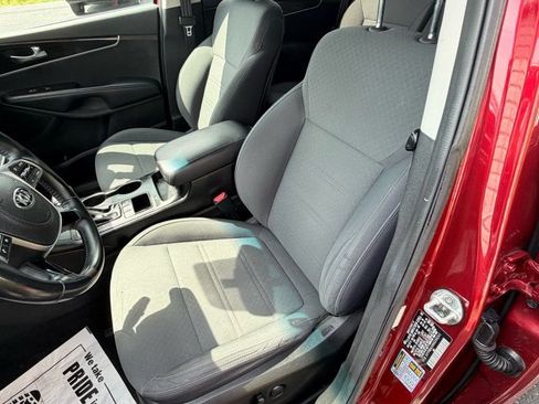 Used 2019 Kia Sorento AWD w/ LX Convenience Package image 12