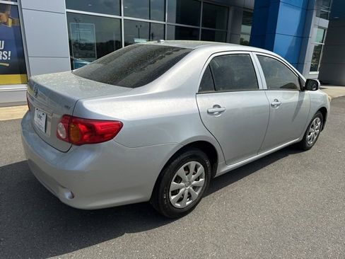 Used 2010 Toyota Corolla image 7