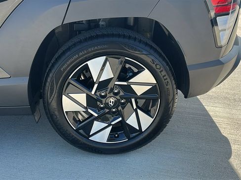 Certified 2025 Hyundai Kona SEL FWD image 17