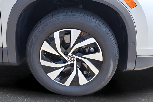 Used 2025 Volkswagen Tiguan S AWD/4WD image 10