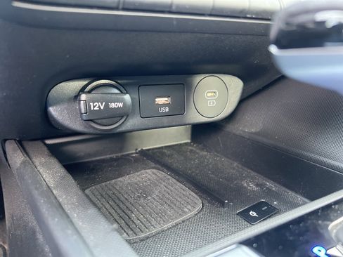 Used 2024 Hyundai Elantra SEL w/ Convenience Package image 34