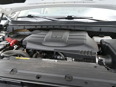 Used 2021 Nissan Titan SV w/ SV Convenience Package image 28