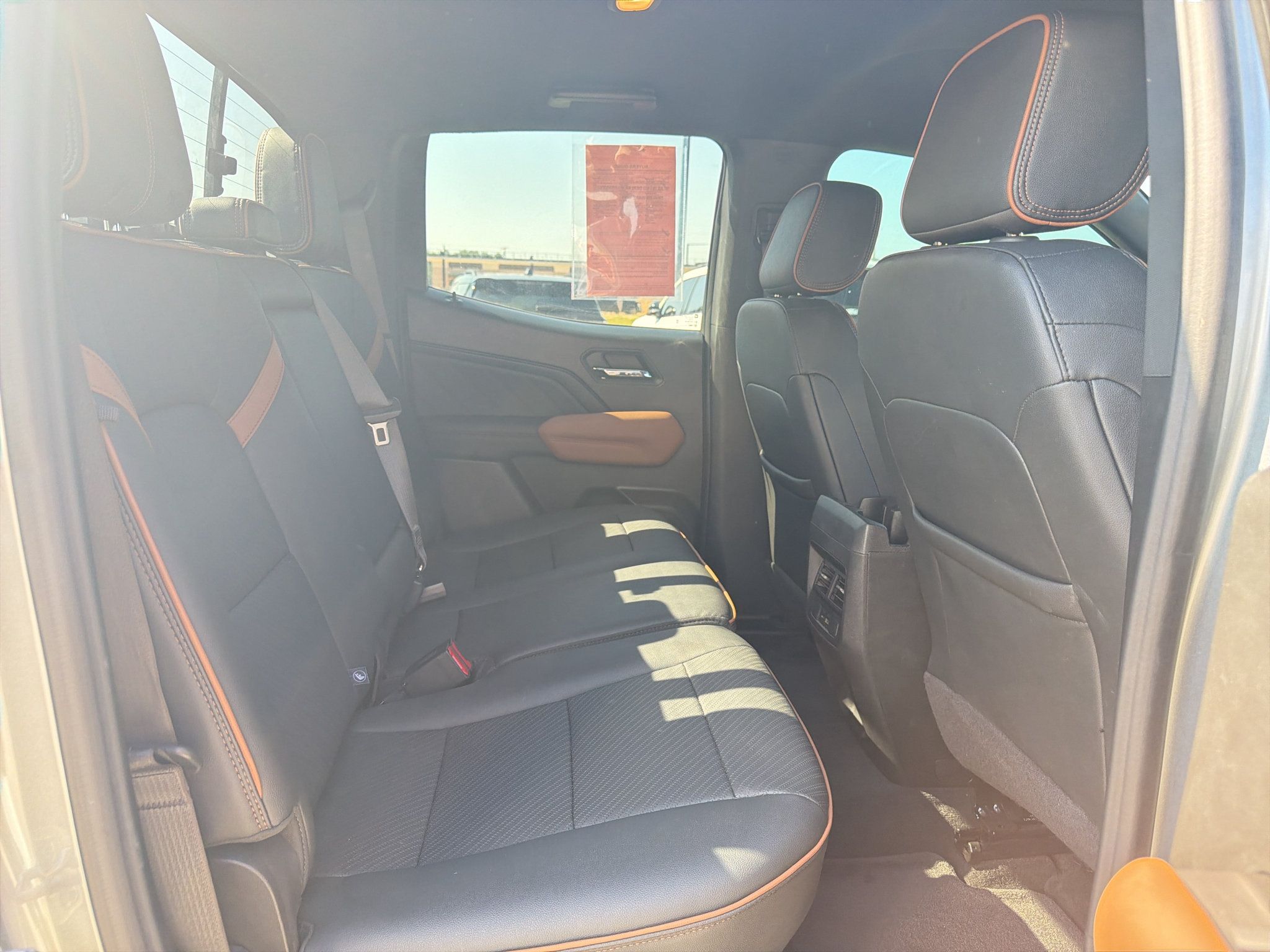 Used 2024 GMC Canyon AT4 w/ AT4 Premium Package AWD/4WD image 17