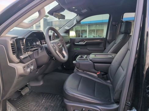 New 2025 GMC Sierra 1500 Elevation image 16