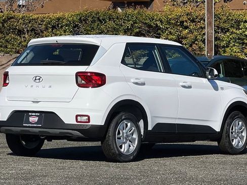 New 2026 Hyundai Venue SE image 6