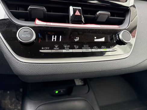 Used 2025 Toyota Corolla LE w/ LE Premium Package image 16