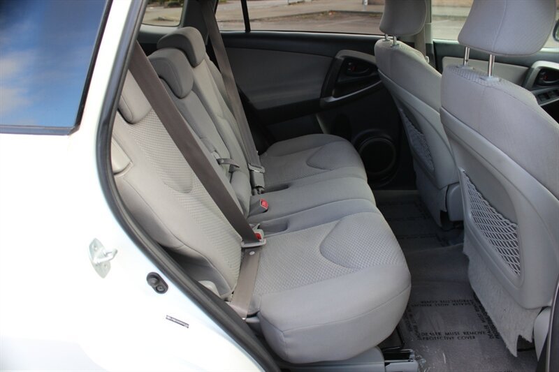 Used 2008 Toyota RAV4 Limited w/ Tow Prep Pkg AWD/4WD image 16
