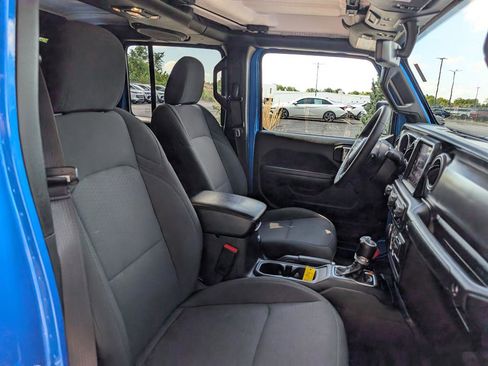 Used 2023 Jeep Gladiator Sport image 12