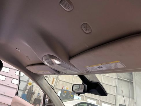 Used 2023 Chrysler Pacifica Touring-L FWD image 39