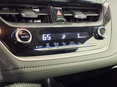 Used 2022 Toyota Corolla SE image 20