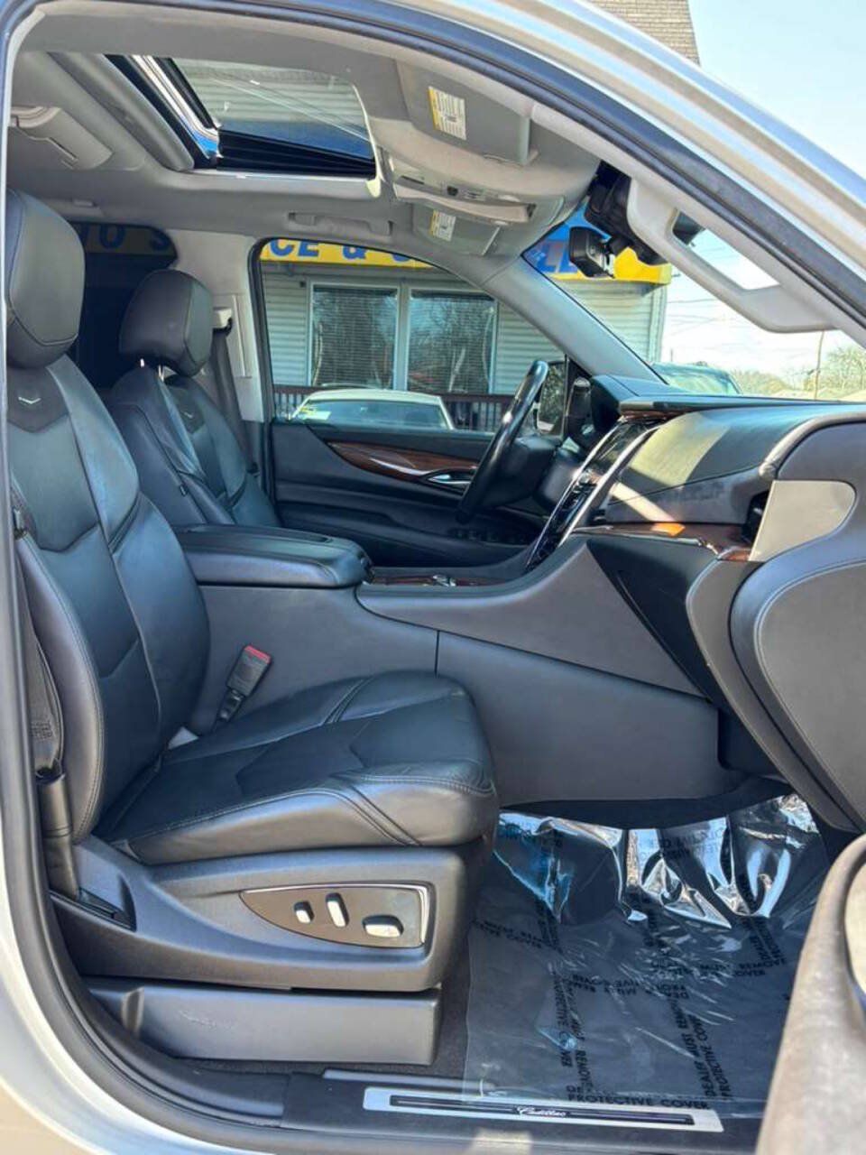 Used 2019 Cadillac Escalade ESV Luxury w/ LPO, Radiant Package AWD/4WD image 23