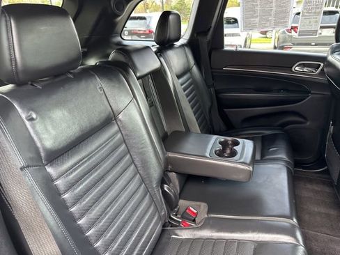 Used 2018 Jeep Grand Cherokee Limited AWD/4WD image 17