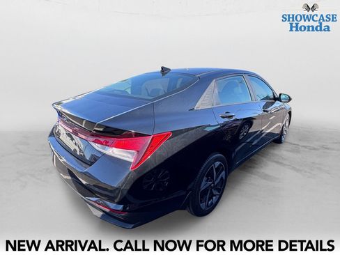 Used 2023 Hyundai Elantra SEL w/ Convenience Package FWD image 5